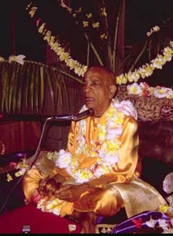 Guru Puja S blagogoveniem i velikim pochteniem ya. radio krishna centrale